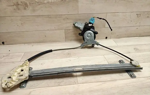 Honda FR-V Front door window regulator with motor 701170