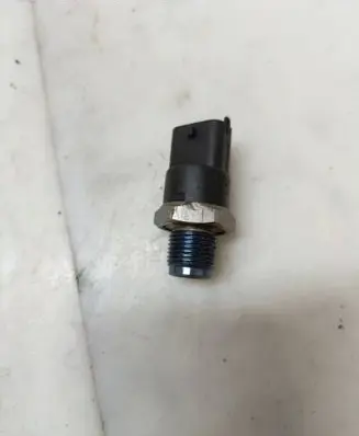 Renault Laguna II Fuel pressure sensor 0281002568