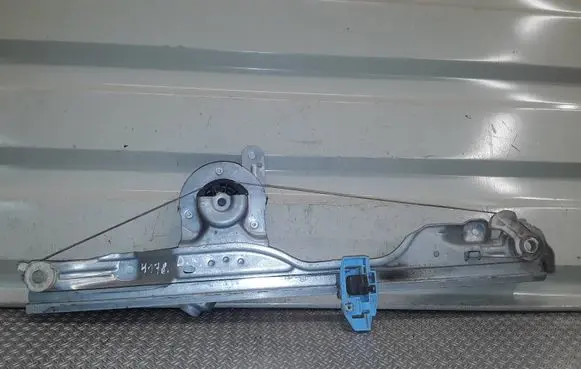 Renault Modus Front door window regulator with motor