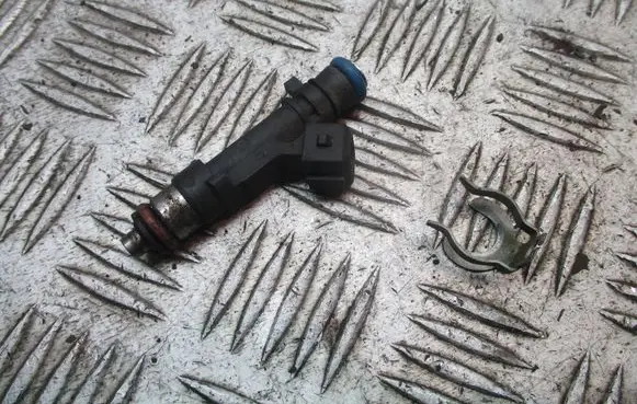 Dacia Logan I Fuel injectors set 