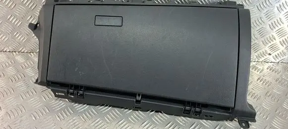 Glove box