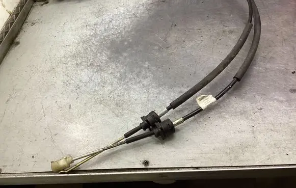 Gear shift cable linkage