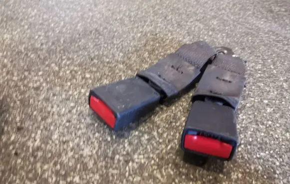 Buick Encore I Rear seatbelt buckle