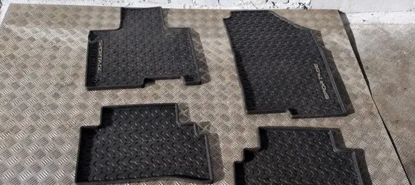 KIA Sportage Car floor mat set R213ADE10 R2131ADE00 CJ31ADE00