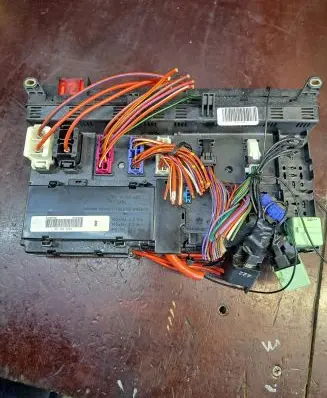 BMW X5 E53 Fuse module 8384525 518757109 13122002