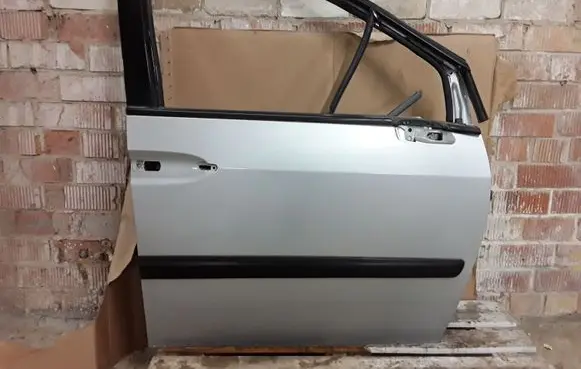 Peugeot 807 Front door