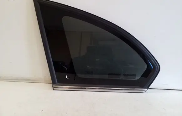 Chevrolet Captiva Rear side window 96622512