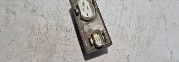 Volkswagen Golf III Coolant fan relay 357919506A 898719000