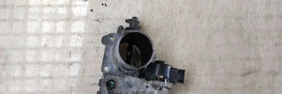 Toyota Avensis Verso Throttle valve
