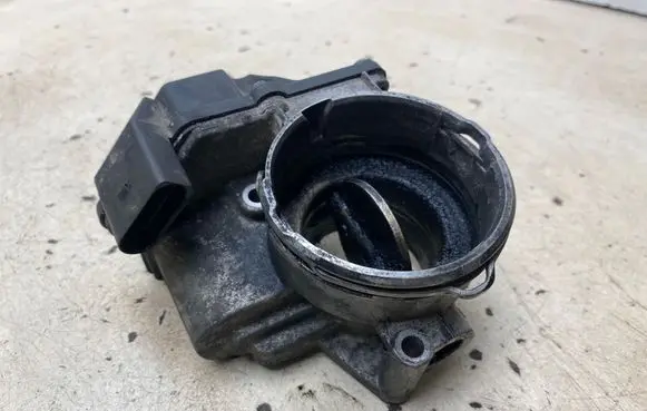 Audi A3 S3 A3 Sportback 8P Throttle valve 03G128063A