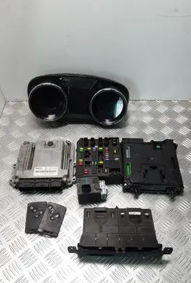 Renault Latitude (L70) Engine ECU kit and lock set 0281017614 237100966R 284B60738R