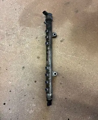 Volvo XC60 Fuel main line pipe 30777759 929404L 0445215025