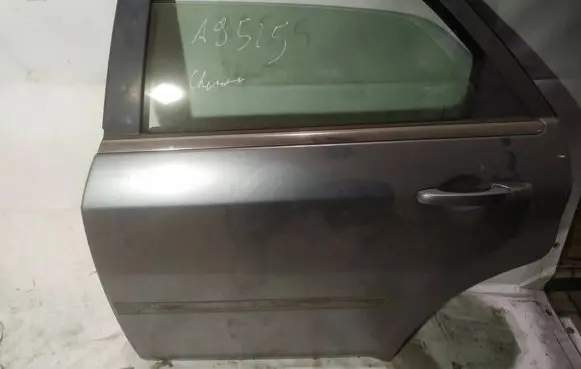 Chrysler 300 - 300C Rear door pilkos