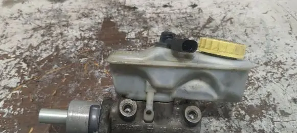 Volkswagen Lupo Master brake cylinder 21025589
