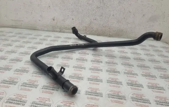 Audi A6 S6 C5 4B Engine coolant pipe/hose 059121075K