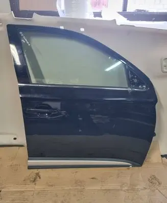 Mitsubishi Outlander Front door