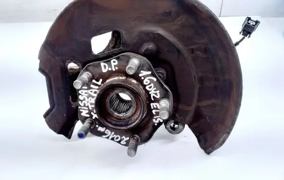 Nissan X-Trail T32 Front wheel hub