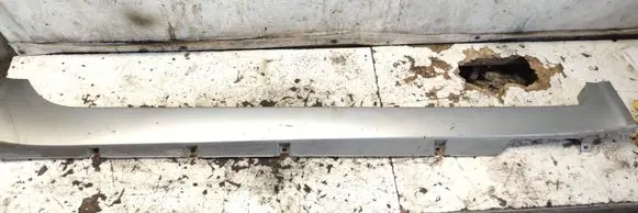 Nissan Primera Side skirt front trim 