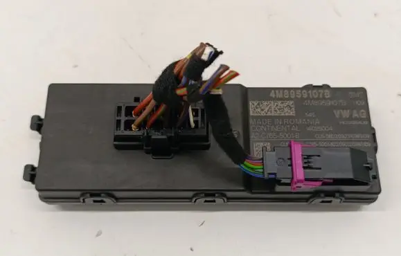 Audi A6 S6 C8 4K Tailgate/trunk control unit/module 4M8959107B
