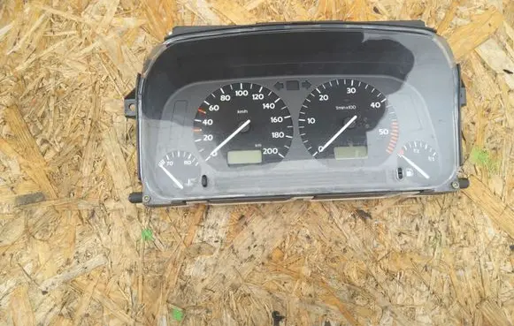 Volkswagen Golf III Speedometer (instrument cluster) 1H0919864K 6160633050