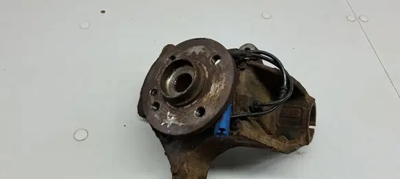 Mini One - Cooper Clubman R55 Front wheel hub spindle knuckle 