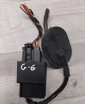 Volkswagen Golf VI Fuel pump relay 1K0906093F