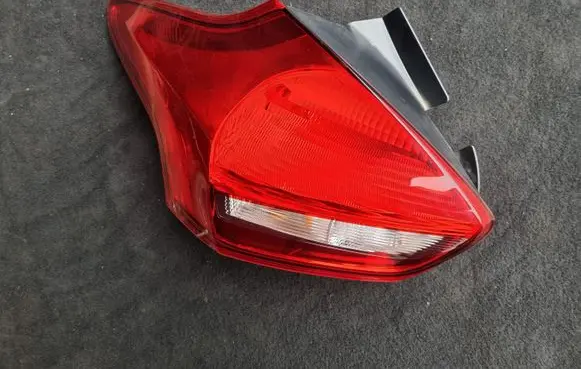Ford Focus Rear/tail lights F1EB13405CF