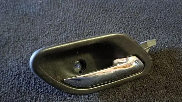 BMW 5 E39 Front door interior handle 8226050