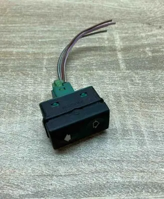 BMW 3 E36 Electric window control switch 8365300 WithPlug