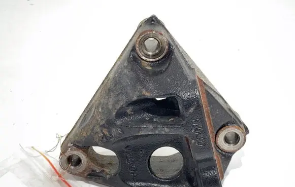 Toyota Auris E180 Engine mounting bracket 