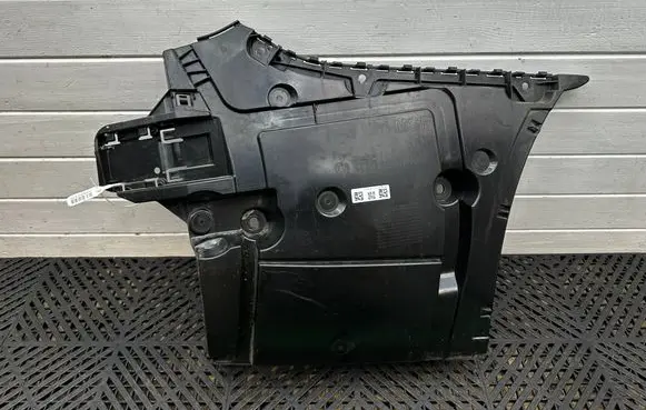 BMW 5 G30 G31 G38 Rear bumper mounting bracket 8746986