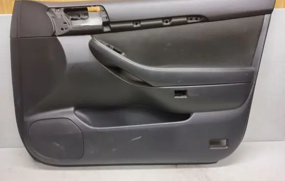 Toyota Avensis T250 Front door card panel trim