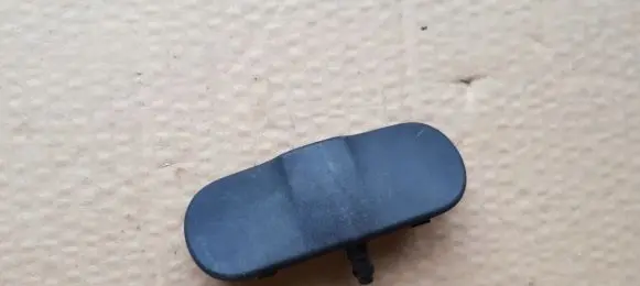 Windshield washer spray nozzle