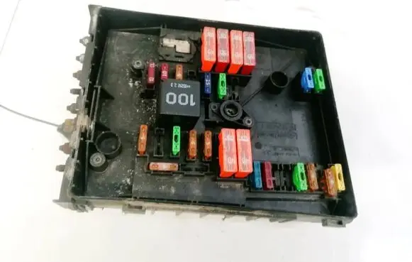 Skoda Octavia Mk2 (1Z) Fuse box set 1K0937125