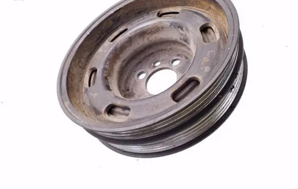 Volkswagen PASSAT B5 Crankshaft pulley 058105251E