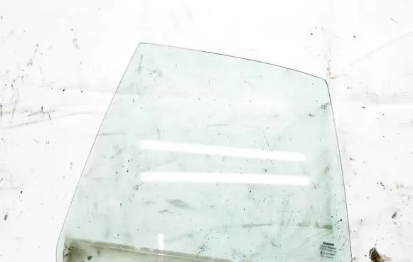 Nissan Primera Rear door window glass