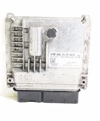 Skoda Octavia Mk3 (5E) Engine control unit/module 04L907445B 28445556