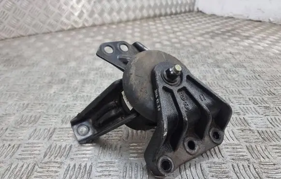 Engine mount bracket