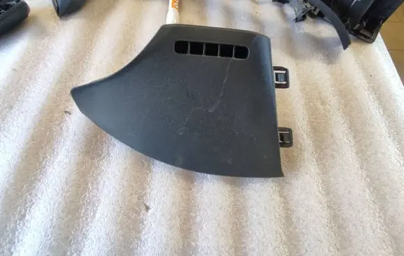 Nissan Leaf II (ZE1) Other interior part 68135