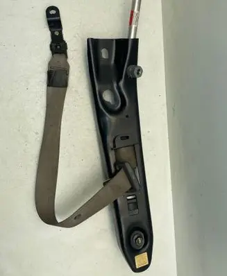 Volvo XC90 Front seatbelt 8686632