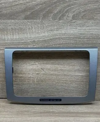 Volkswagen PASSAT B6 Radio/GPS head unit trim 3C0858069M 318410100 3C0919234
