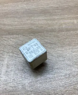 Opel Astra G Other relay 24438885