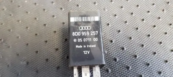 Audi A6 S6 C4 4A Other relay 8D0959257 05071100