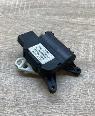 Volkswagen PASSAT B6 Air flap motor/actuator 3C0907511R