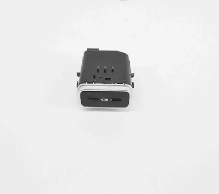 Mercedes-Benz GLS X166 USB socket connector A1678205201