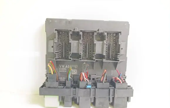 Volkswagen PASSAT B7 Comfort/convenience module 3AA937087H