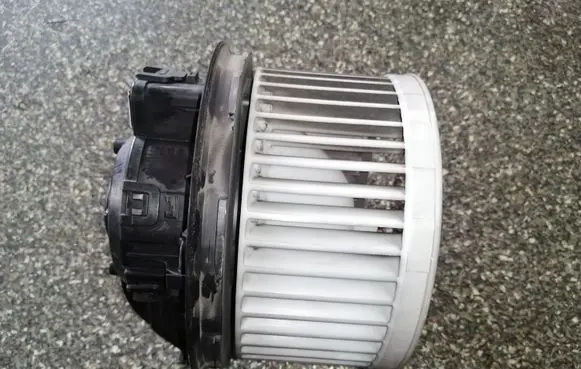Volkswagen Up Heater fan/blower 1S1819015D