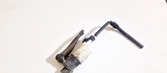 Peugeot 308 Windscreen/windshield washer pump 8200067015