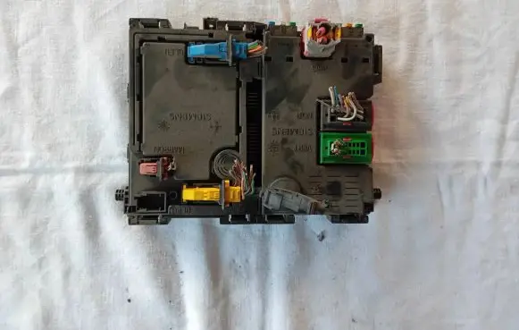 Peugeot 206 Comfort/convenience module 9626460880 502053436 S105872300G