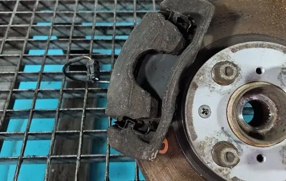 Suzuki Swift I Front brake caliper IMPRK1510398
